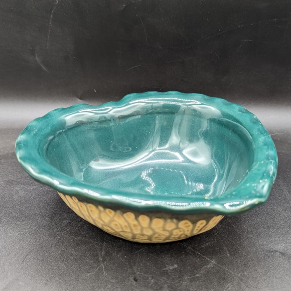 D.K Clay Studio Pottery HeartBowl ~Beige Green Stanford North Carolina SIGNED DK - Picture 8 of 8